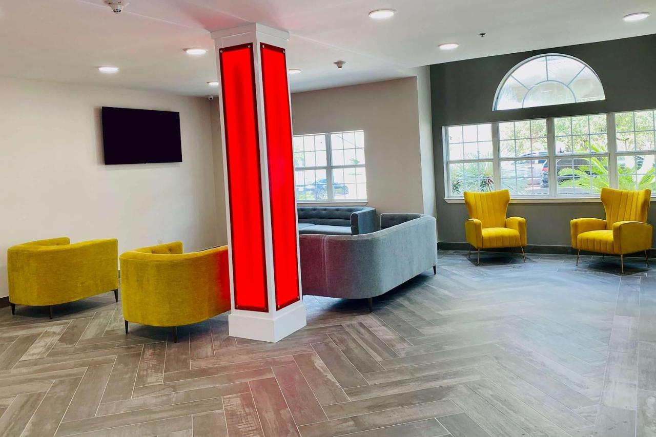Super 8 By Wyndham San Antonio Airport North Hotel Екстериор снимка