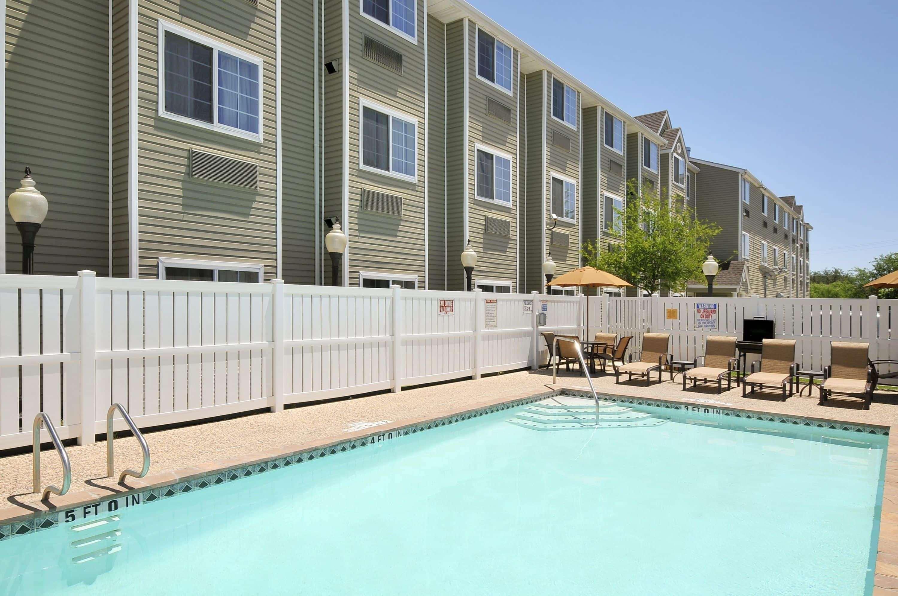 Super 8 By Wyndham San Antonio Airport North Hotel Екстериор снимка