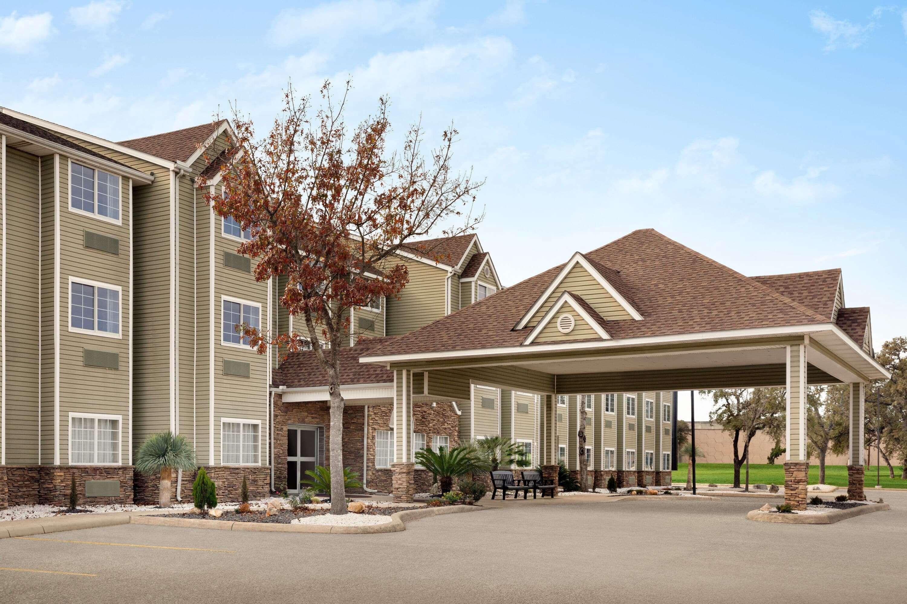 Super 8 By Wyndham San Antonio Airport North Hotel Екстериор снимка