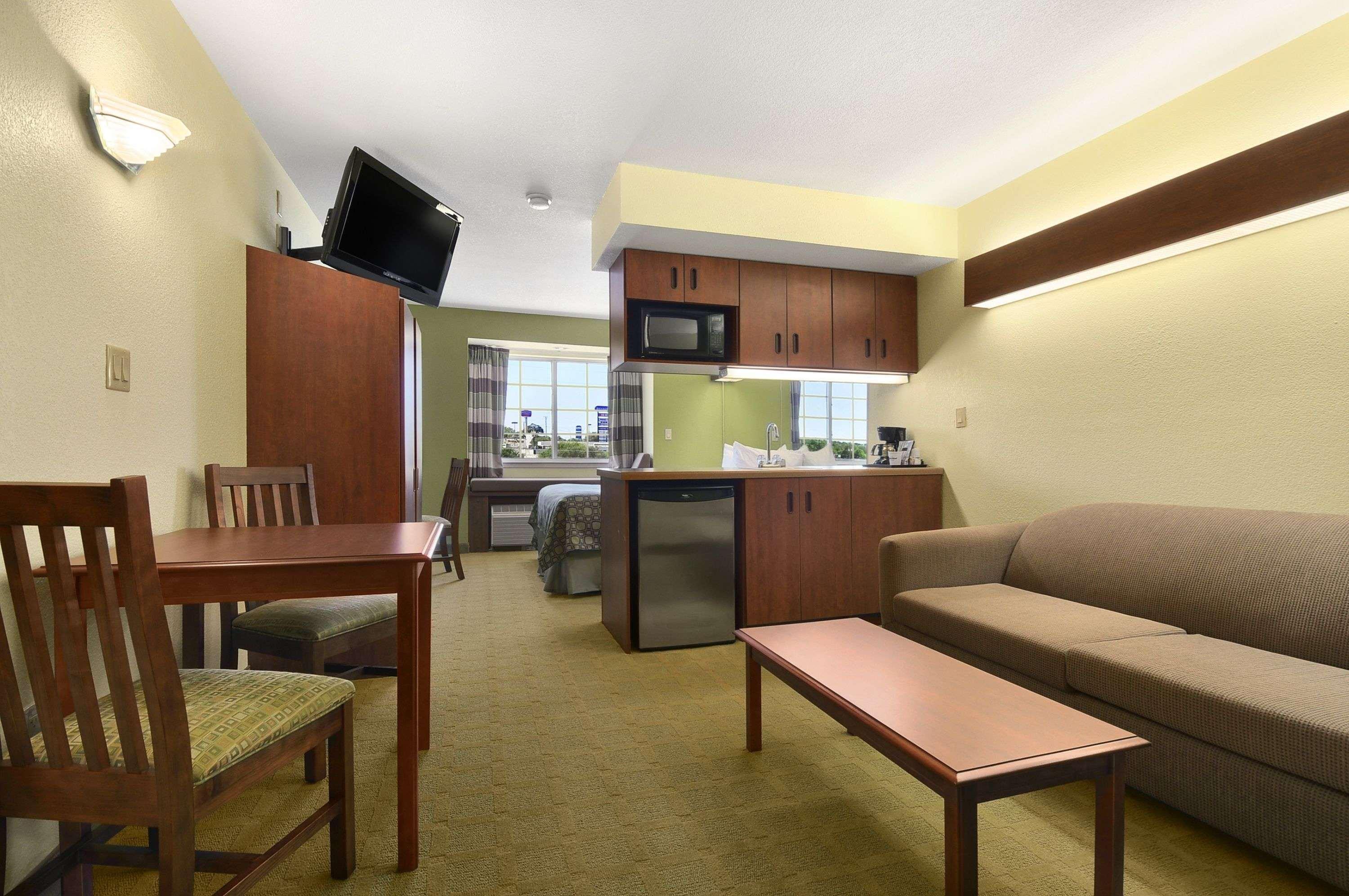 Super 8 By Wyndham San Antonio Airport North Hotel Екстериор снимка