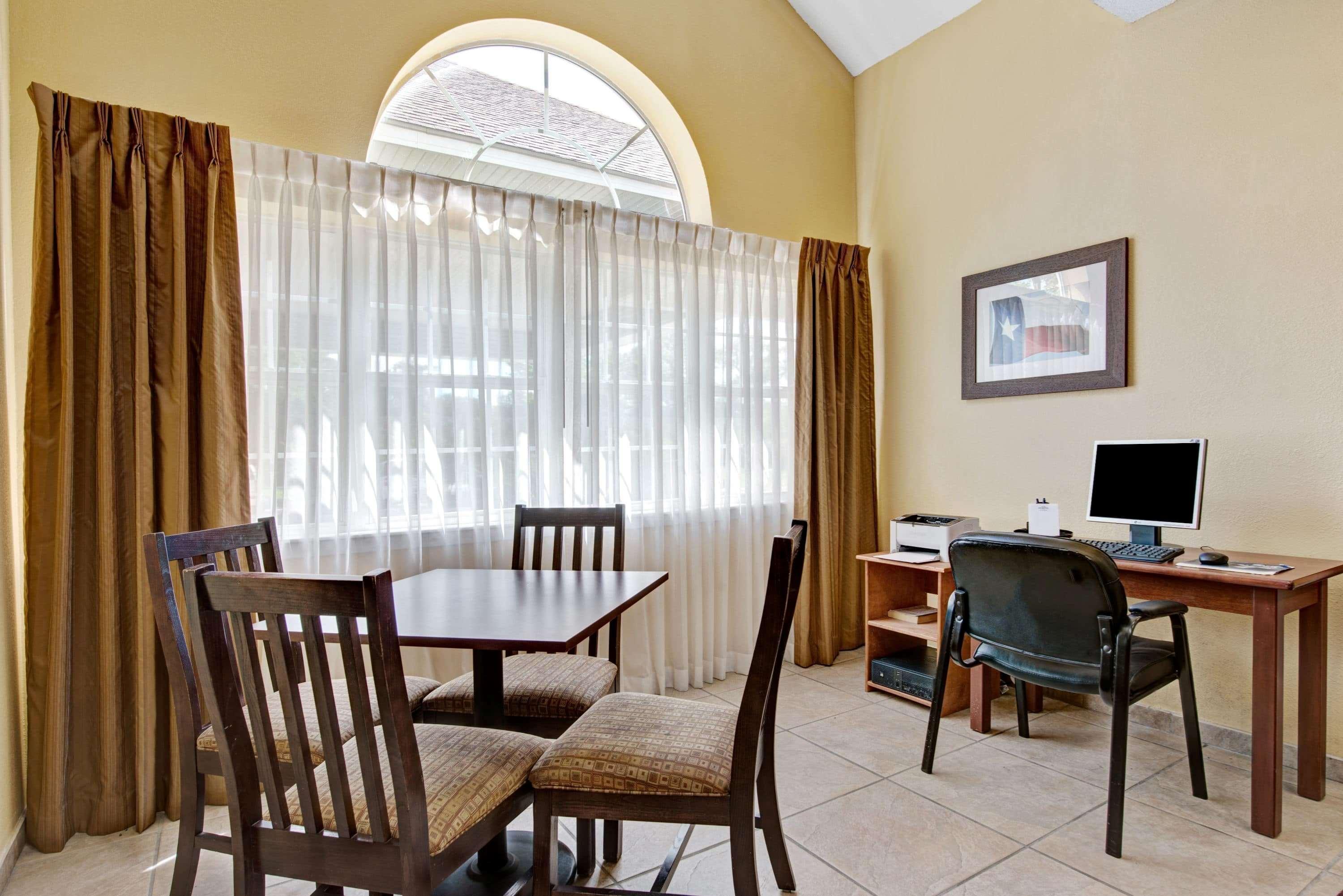 Super 8 By Wyndham San Antonio Airport North Hotel Екстериор снимка